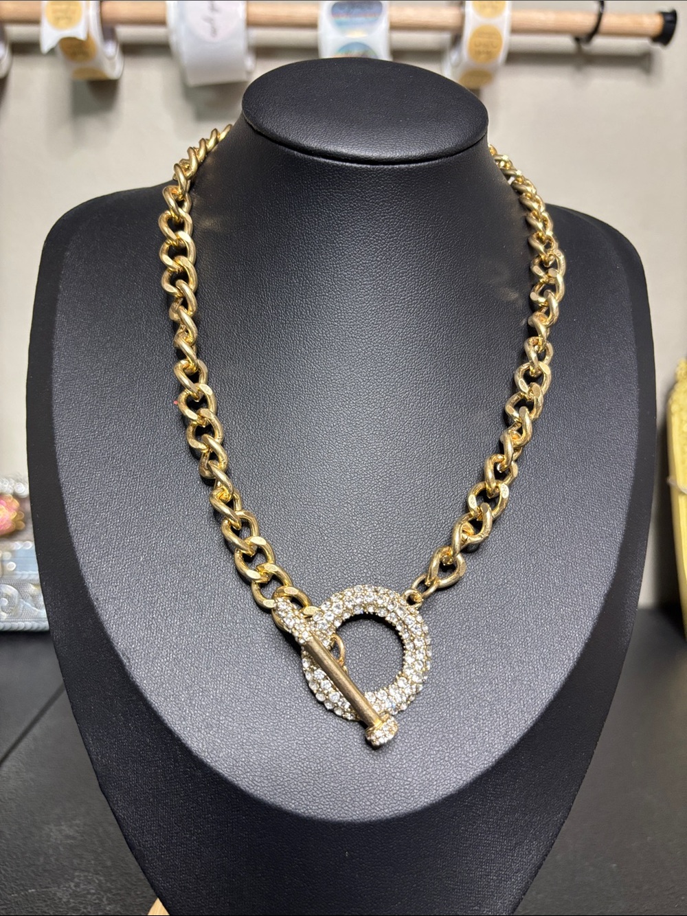 Elegant Gold Pavé Crystal Toggle Chain Statement Necklace